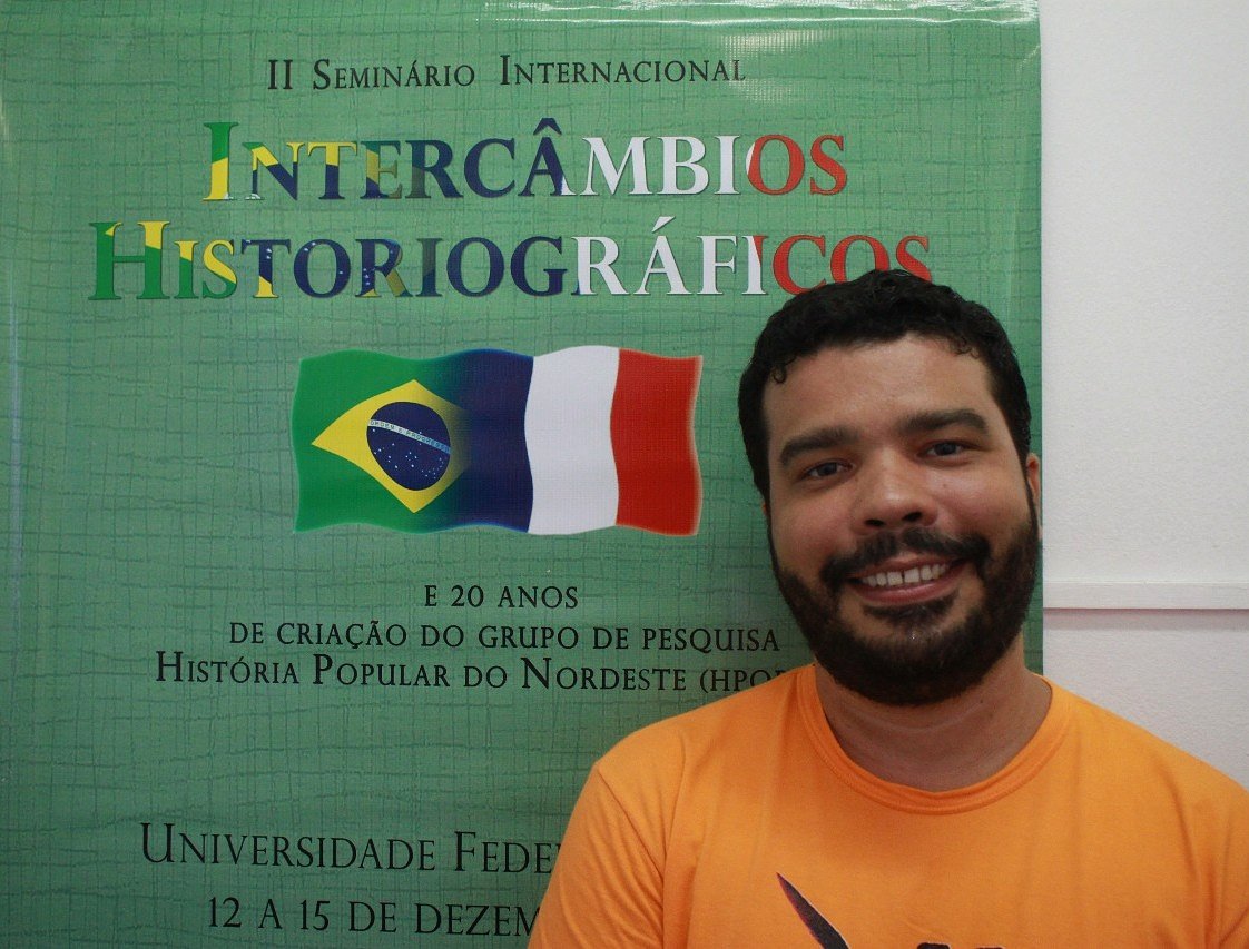 Professor de História, Bruno Gonçalves, coordena evento. Foto: Talisson Souza