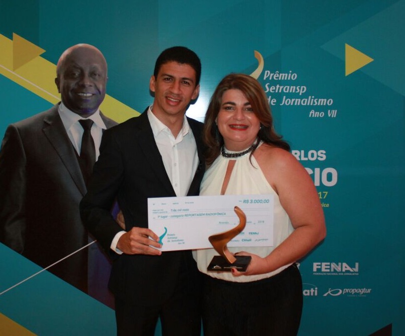 Josafá Neto e Juliana Almeida são premiados. Foto: Dionísio Neto/Rádio UFS