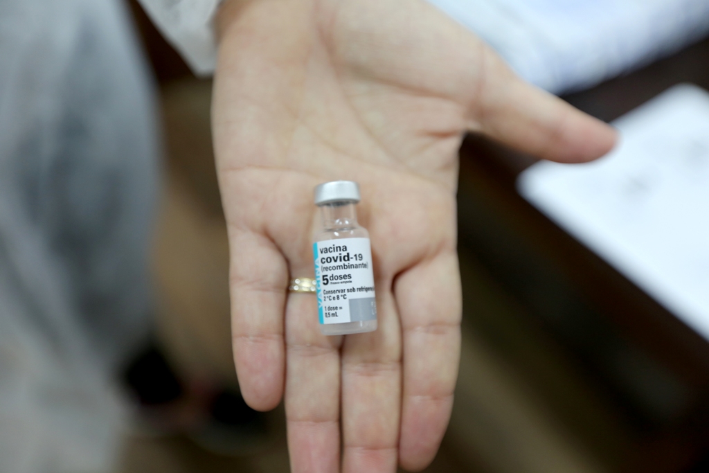 Vacinação contra covid-19 abrange trabalhadores da educação superior. Fotos: Shirlene Reis/Ascom UFS
