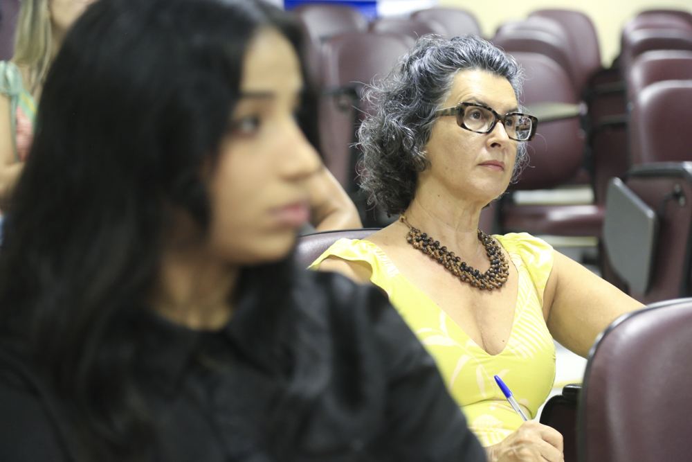 Professora Silvana Bretas acompanhou o evento. (foto: Adilson Andrade/Ascom UFS)