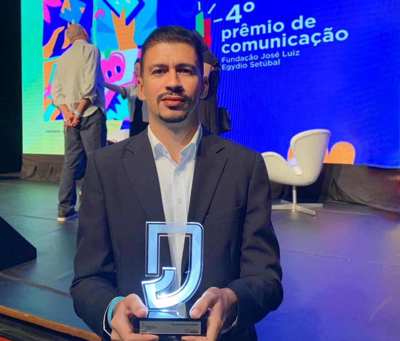 Jornalista Josafá Neto recebeu a premiação da Fundação Setúbal. Foto: Divulgação/Rádio UFS