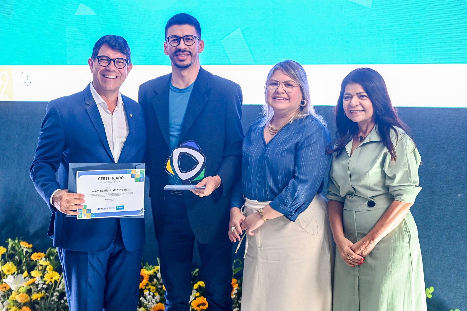 Josafá Neto recebendo prêmio (Foto: Erick O'hara/Governo de Sergipe)